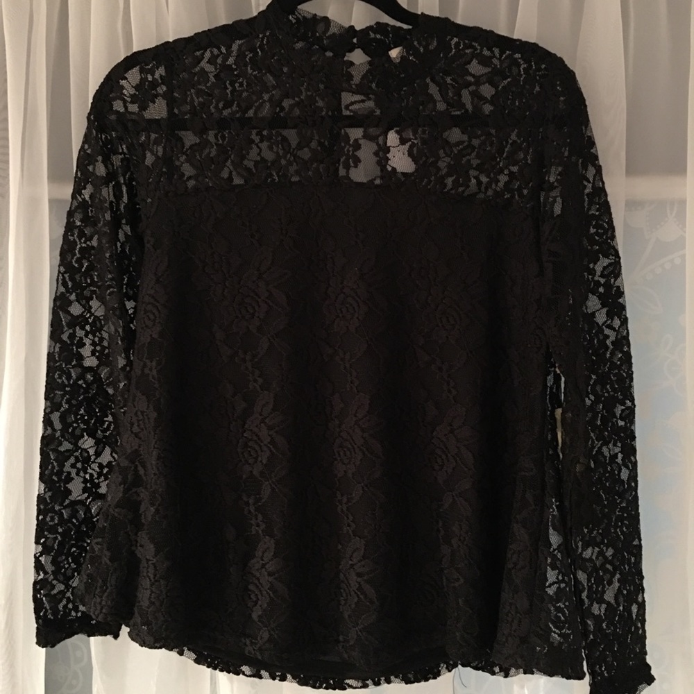 Long sleeve lace shirt